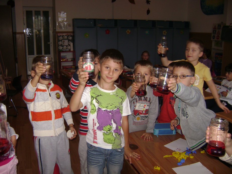 Activităţi arte vizuale şi lucru manual Activităţi arte vizuale şi lucru manual