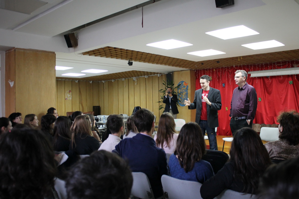 Invitați speciali – Actorii britanici din spectacolul „Questioning Aslan” Invitați speciali – Actorii britanici din spectacolul „Questioning Aslan”